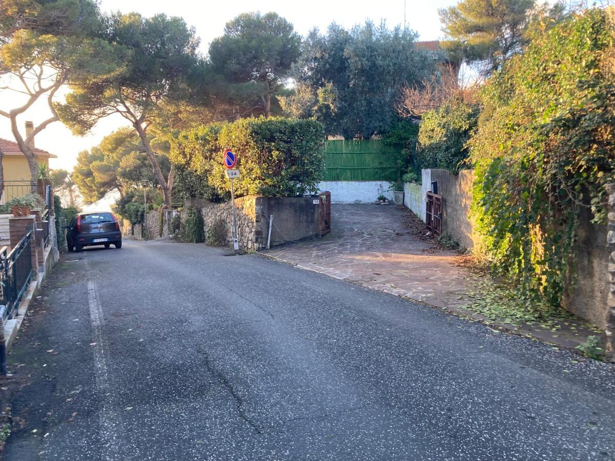 Oasi Del Cuore - Due Graziose Camere Con Vista Mare A 7 Min Dal Mare Di Castiglioncello Exterior photo