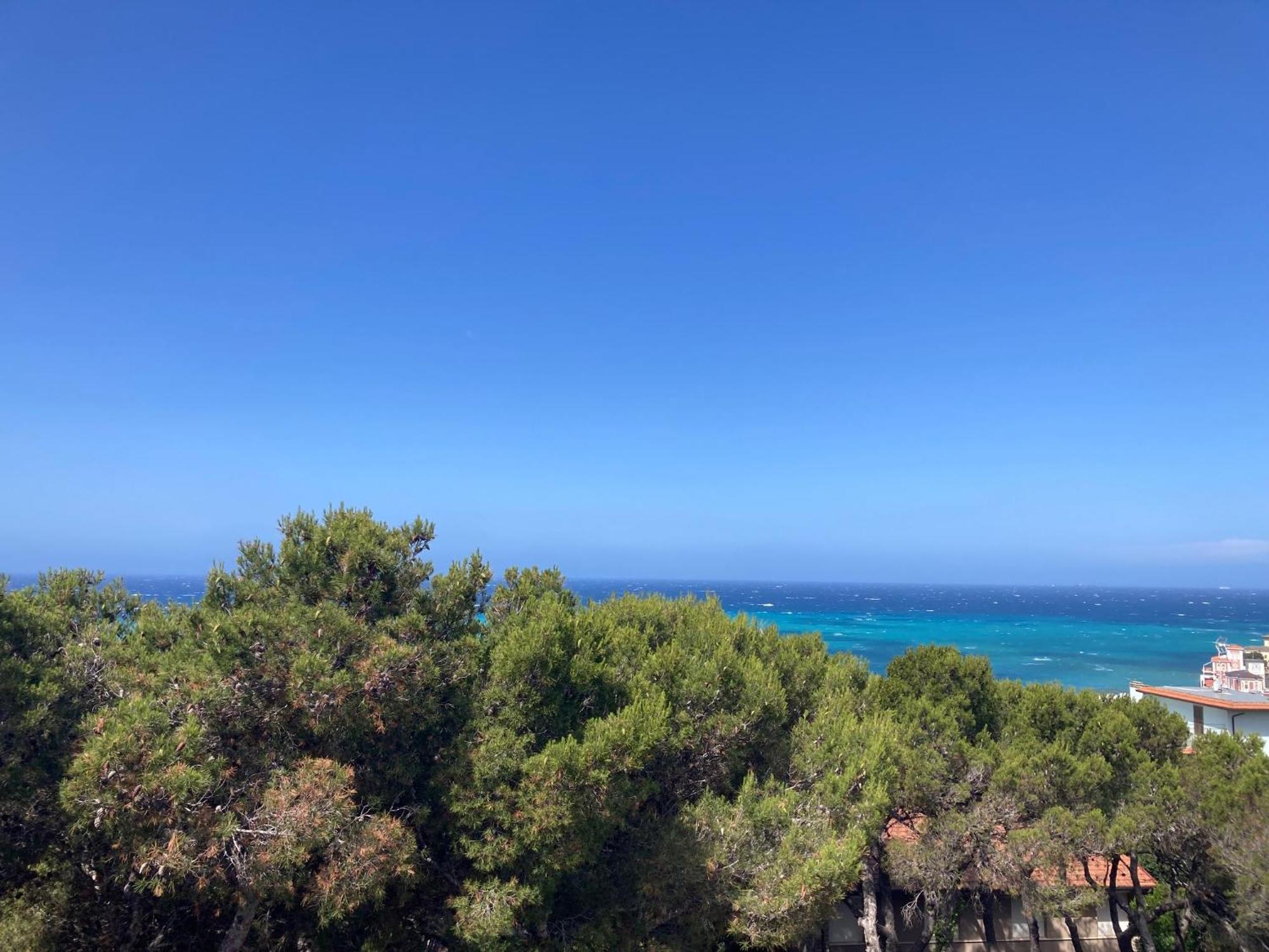 Oasi Del Cuore - Due Graziose Camere Con Vista Mare A 7 Min Dal Mare Di Castiglioncello Exterior photo